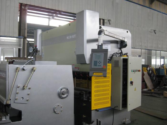 DELEM DA41 HYDRAULIC PRESS BRAKE
