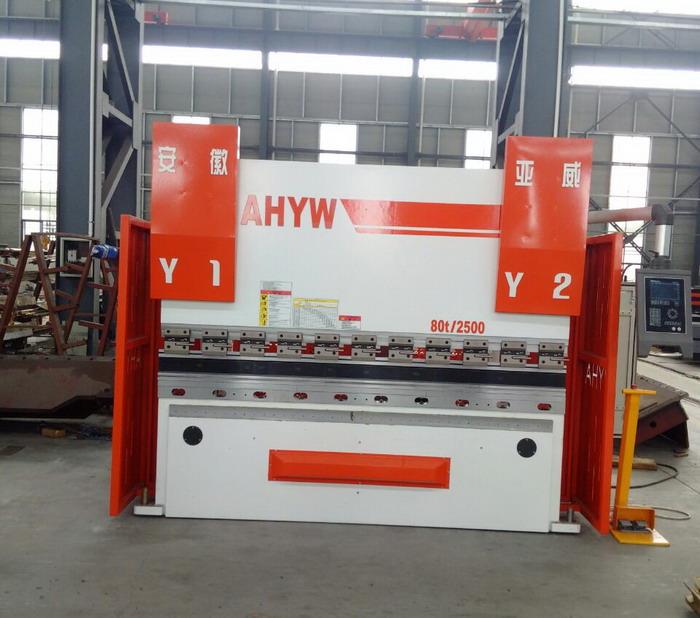 Yawei 8ft CNC Hydrauliska kantpressar