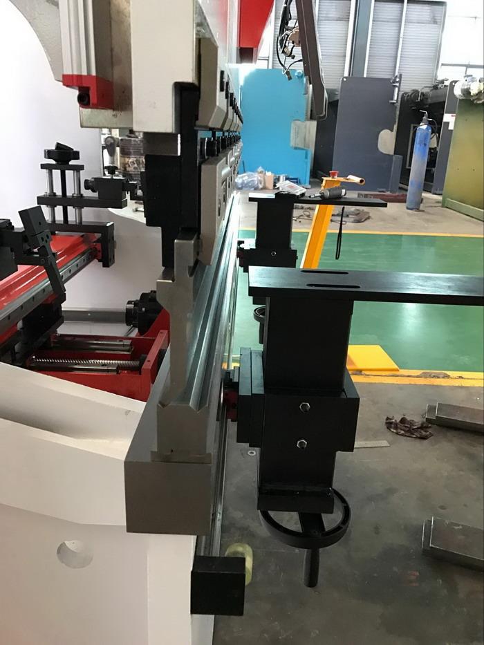 AHYW YAWEI MINI CNC PRESSBRAKES AMADA VERKTYG