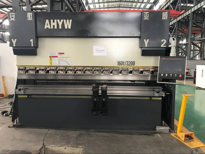 AHYW Yawei 6 Axis CNC Synchro Pressbroms 3M
